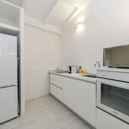 Minimal Jewel Loft Tra Verona E Il Di Garda Apartament Pescantina