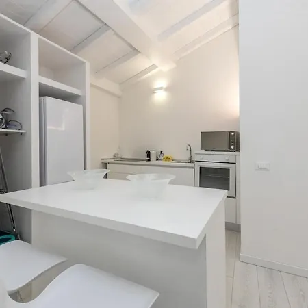 Apartament Minimal Jewel Loft Tra Verona E Il Di Garda