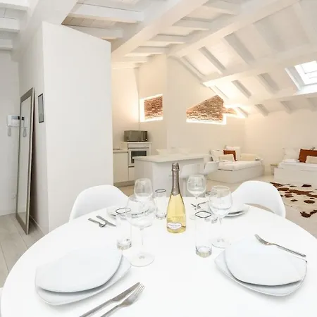 Apartment Minimal Jewel Loft Tra Verona E Il Di Garda *
